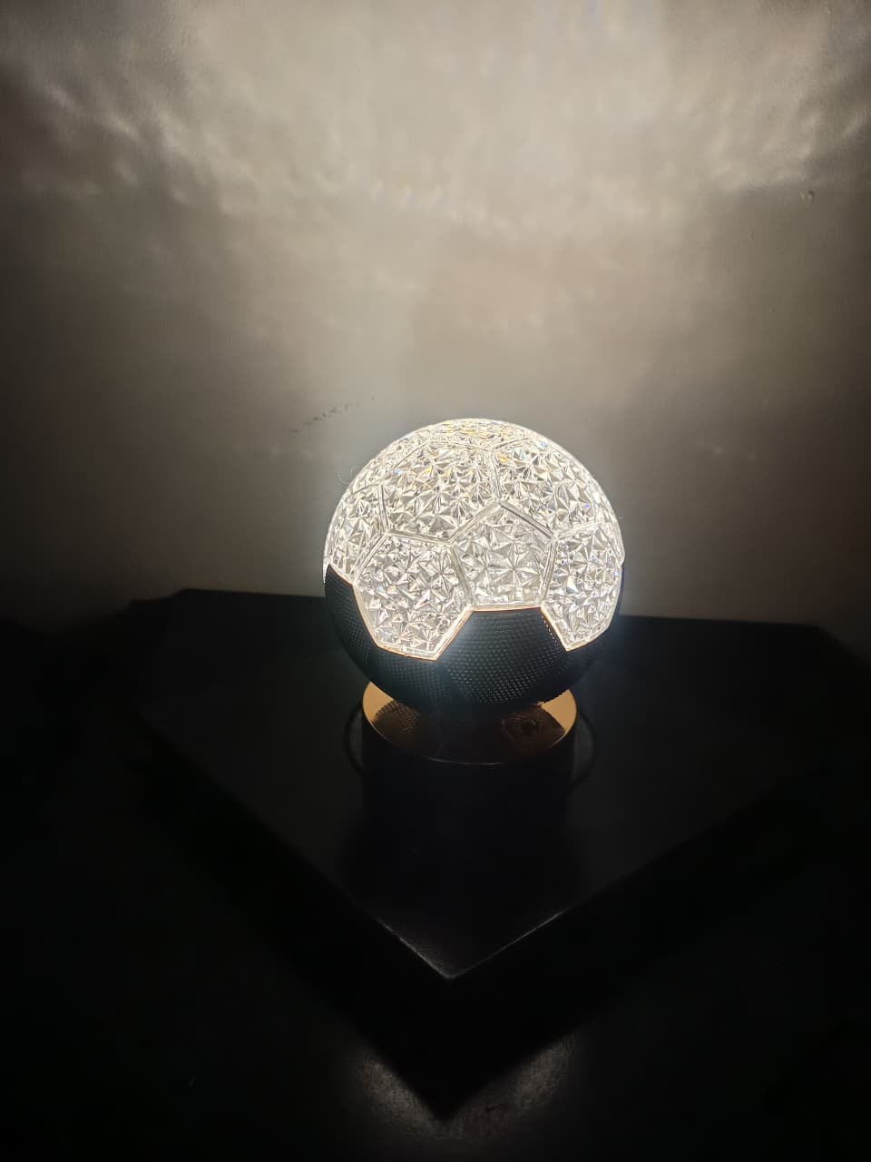 BalónLux-Lámpara cristal balón con acabado premium.